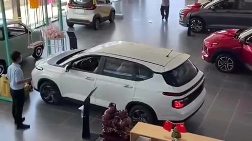 老销售不会告诉你的「库位调整」 那些看似笨拙的挪车，藏着多少专业门道