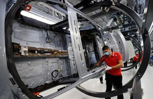 德国汽车工厂复工与销售复苏 经济信心与挑战并存